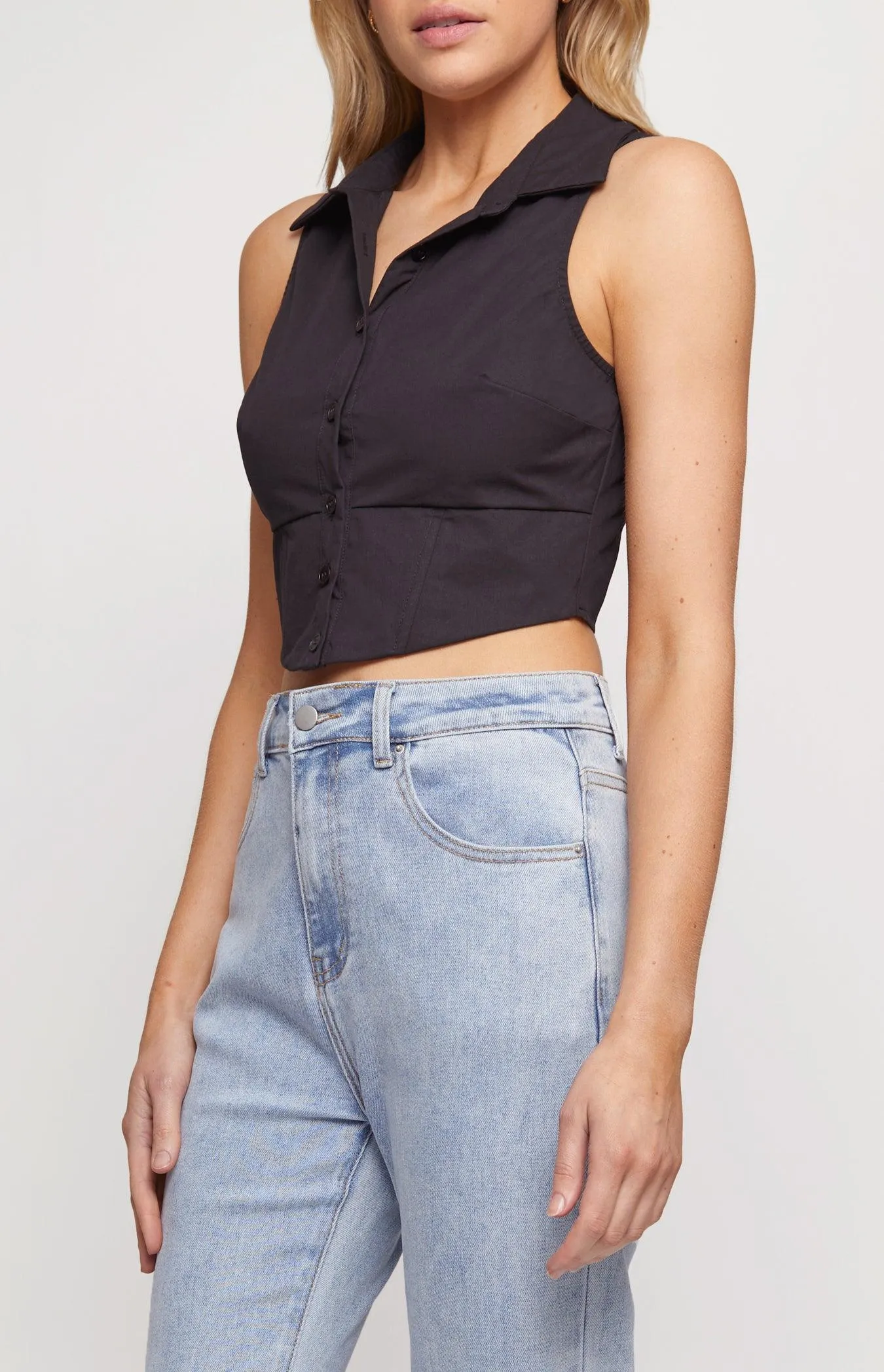 Elora Sleeveless Shirt- Black