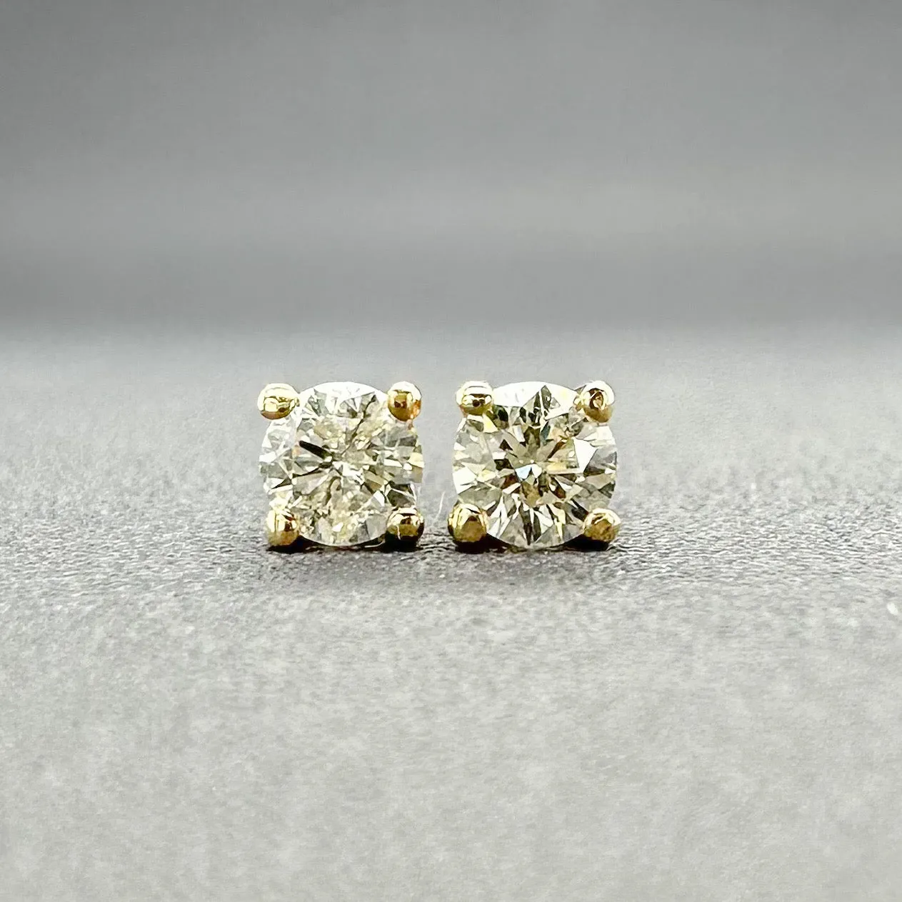 Estate 14K Y Gold 0.24ctw J/VS2-I1 Diamond Stud Earrings