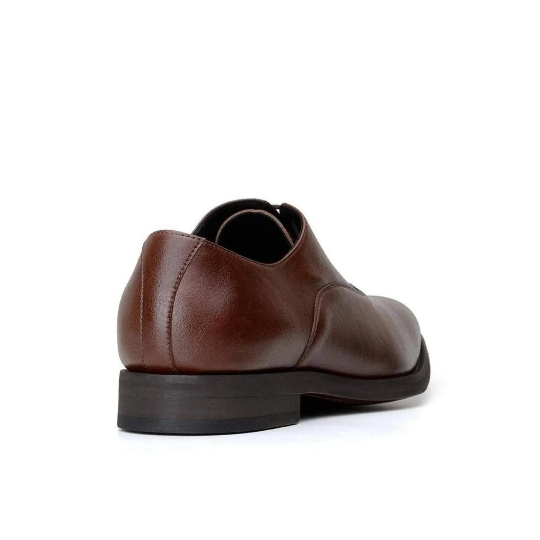 'Executive' classic oxford in high-quality vegan leather by Brave Gentleman - brown