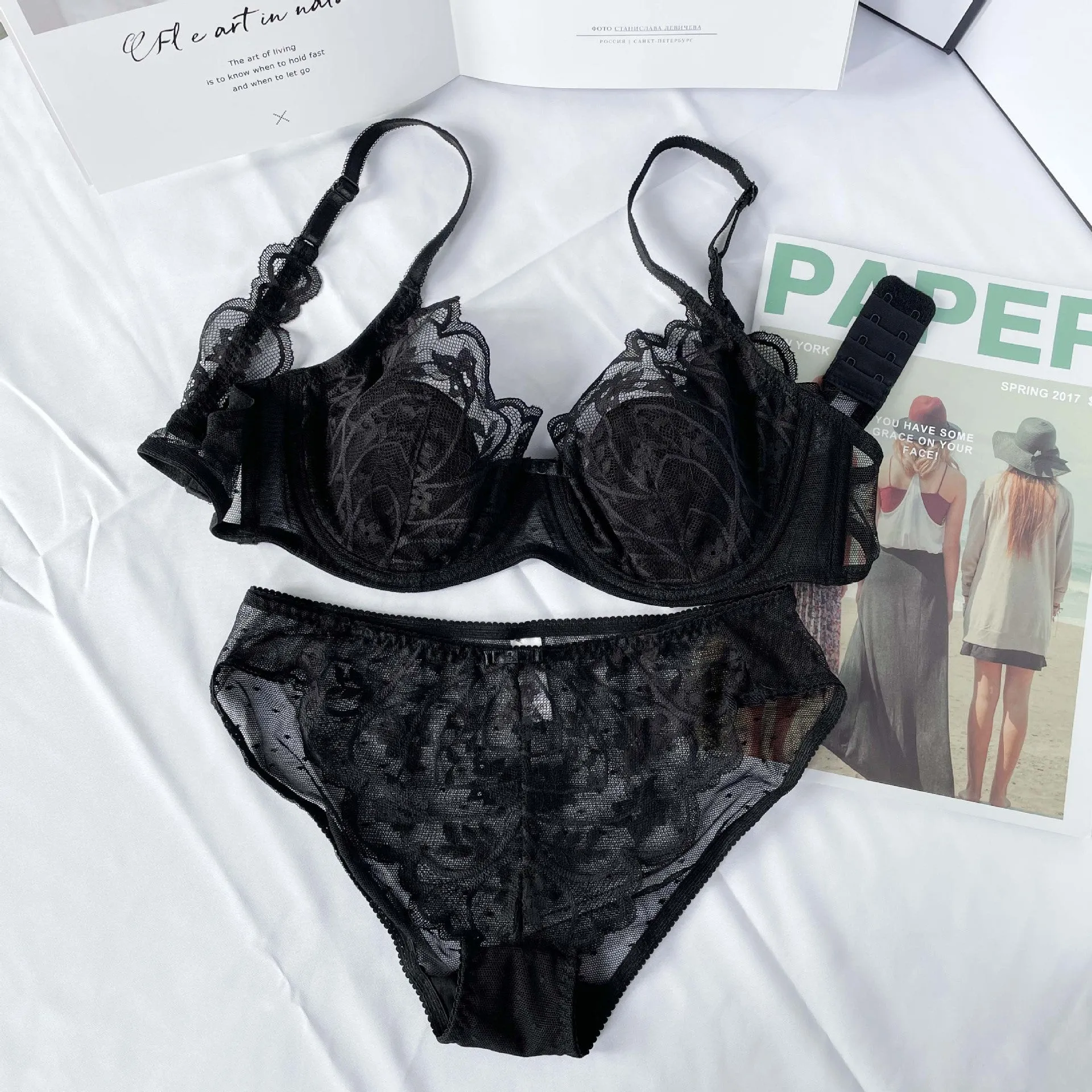 Plus Size Ultra-thin Lace Bra & Brief Set