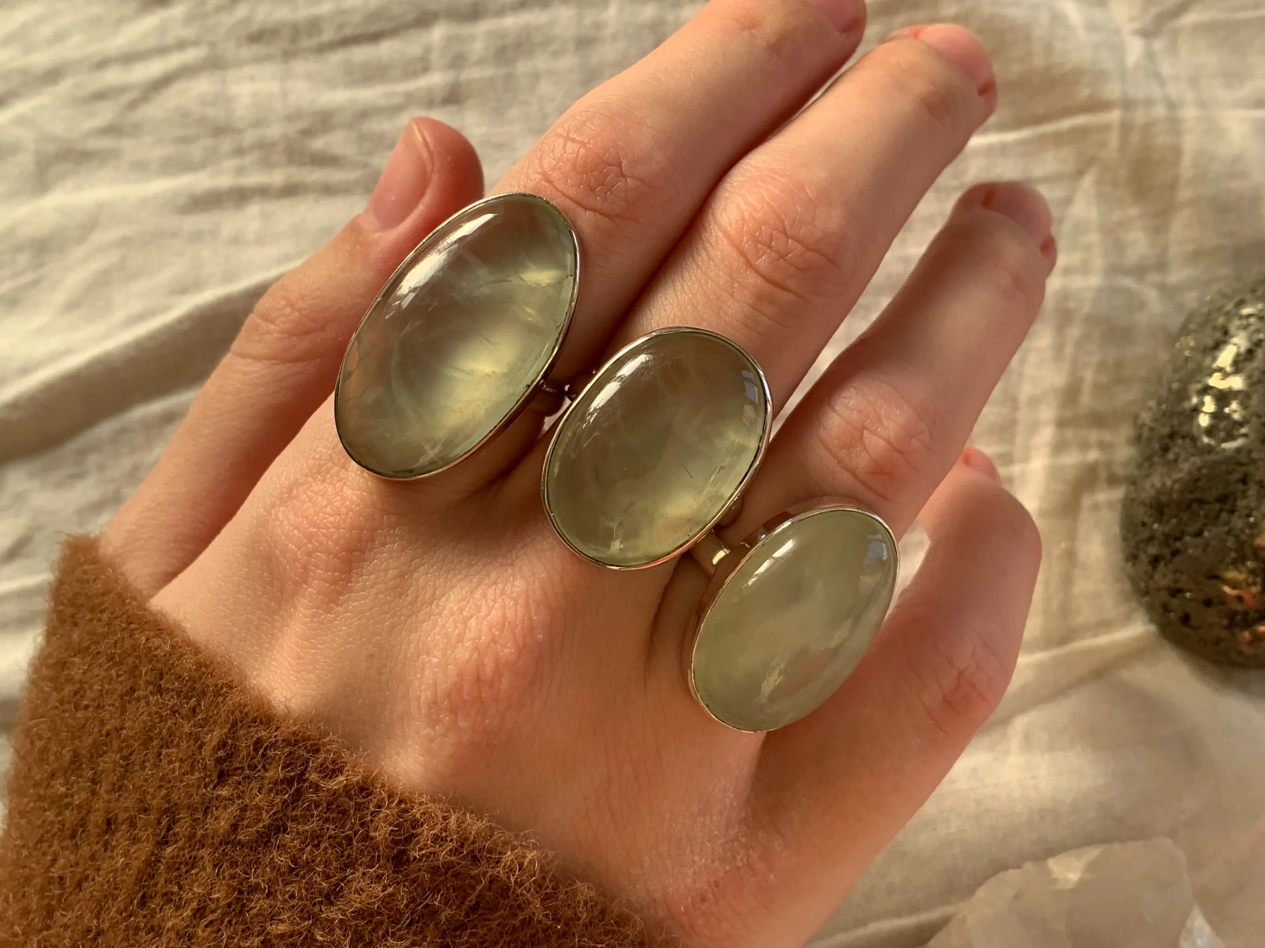 Prehnite Akoni Ring - Reg. Oval