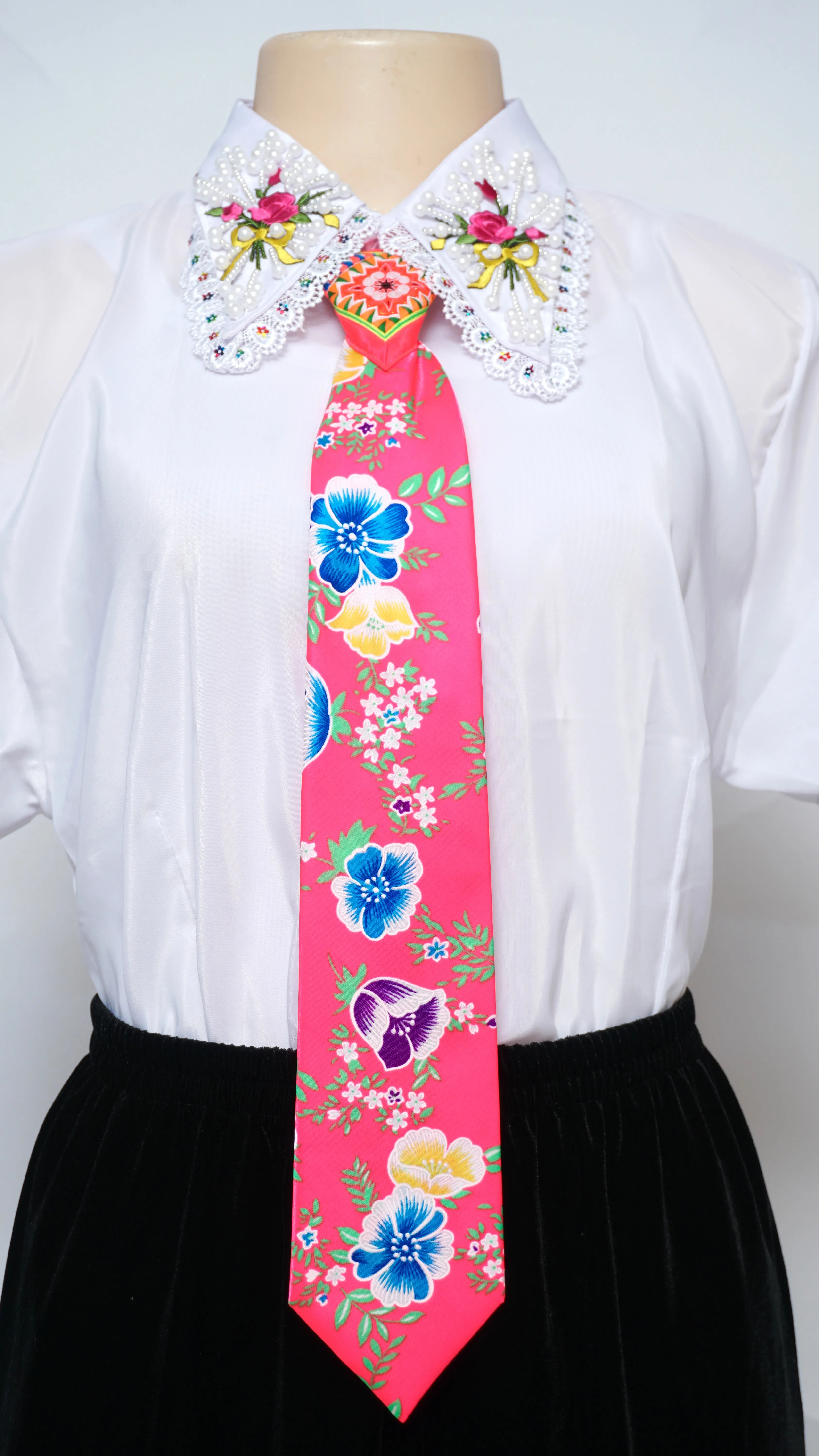 Women Pink Tie